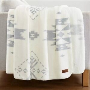 Pendleton throw blanket